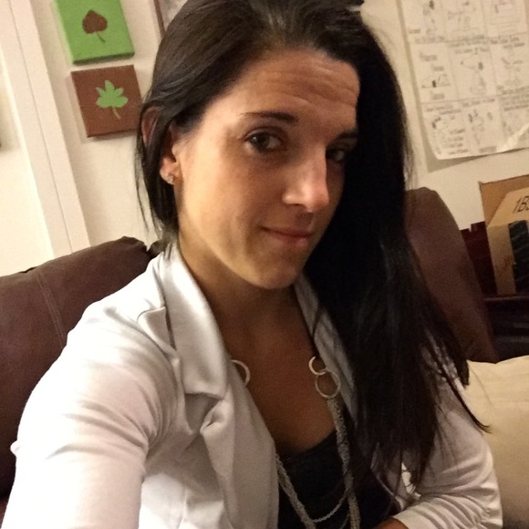 Meet your Posher, Sarah - Picture 1 of 1